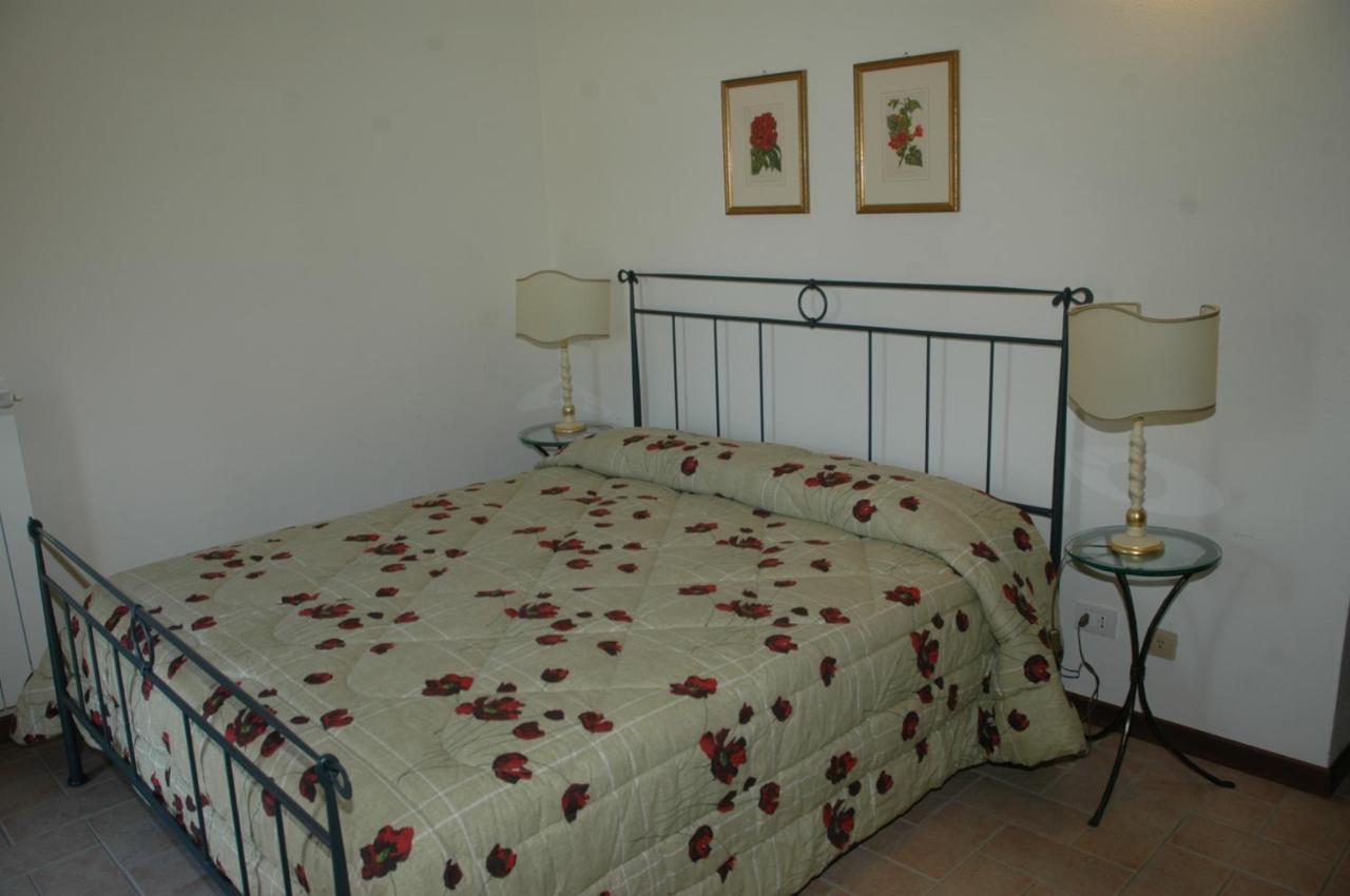 Aparthotel Residenza Torre Acquatino Spello Habitación foto